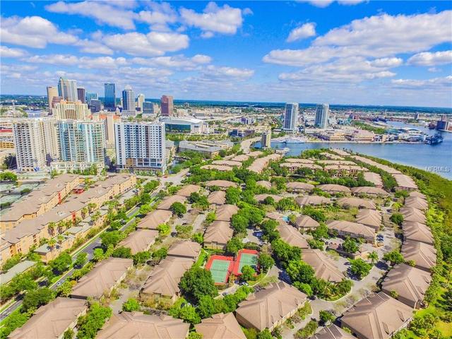 907 Normandy Trace Rd #907, Tampa